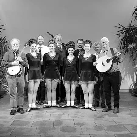 Matching Ties & die O´Brannlaig Rinceoir Irish Dancers