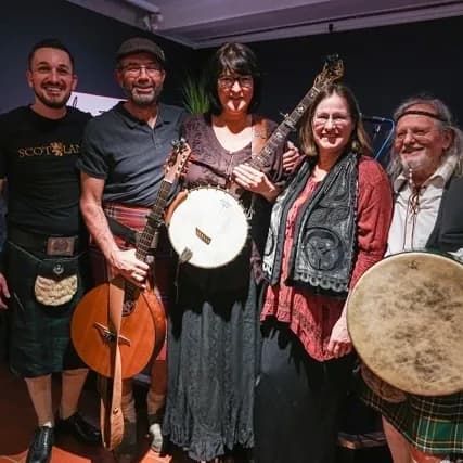 Shamrock - Irish Folk & Scottish Music