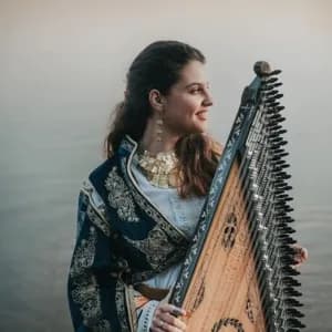 ELEANNA PITSIKAKI & Aroma