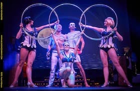 Theater - Glanz auf dem Vulkan