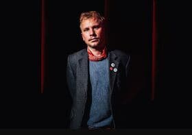 Theatertage 2026 - Robert Stadlober singt und liest Tucholsky
