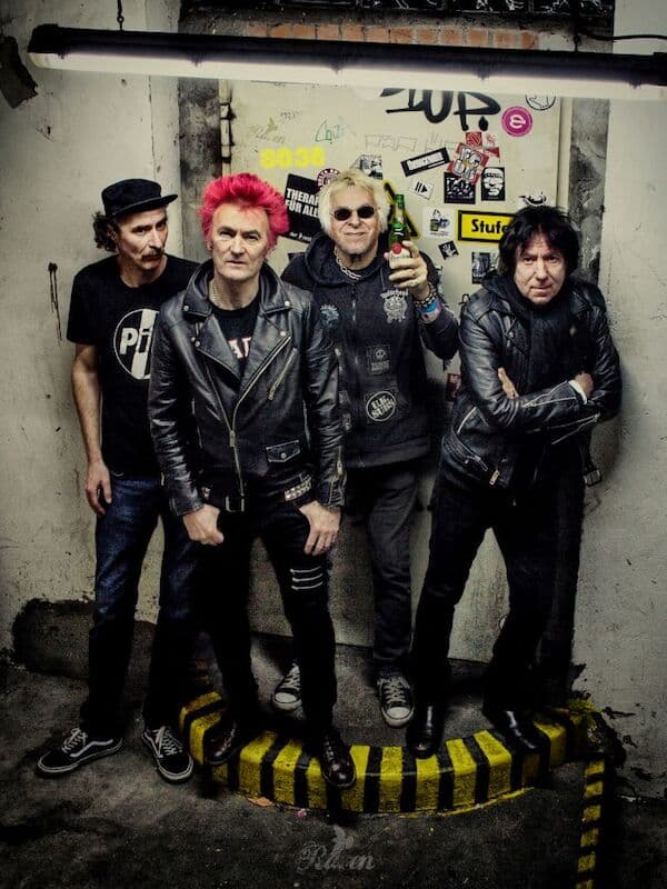 UK Subs - + Support