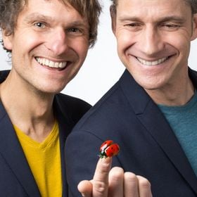 JUNGE JUNGE! - „GLÜCKSMOMENTE“