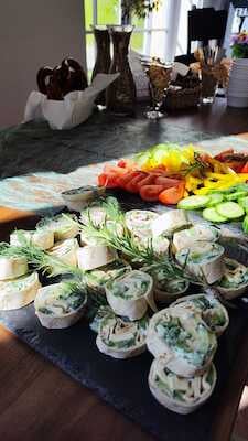 Brunch in der Orangerie - Mediterraner Brunch im Klostergarten