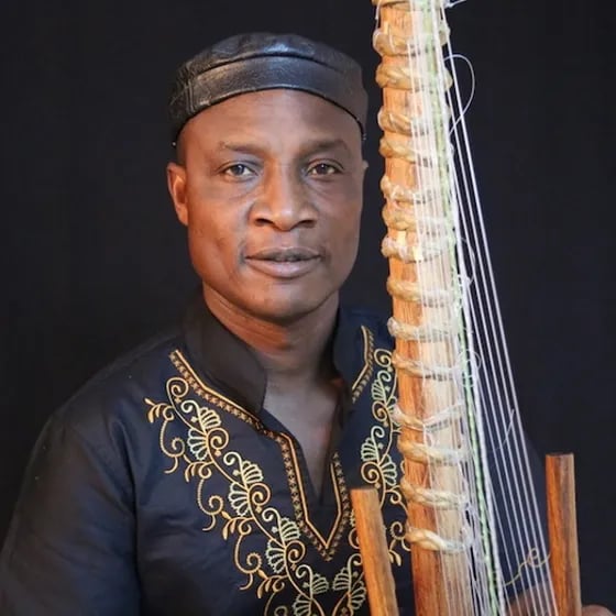 Adjiri Odametey Solo - Afrikanische Weltmusik