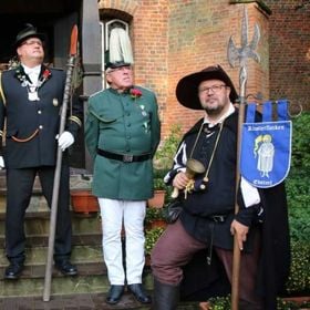 Historische Ortsführung mit dem Dorfausrufer Hannes - Historische Ortsführung mit dem Dorfausrufer Hannes