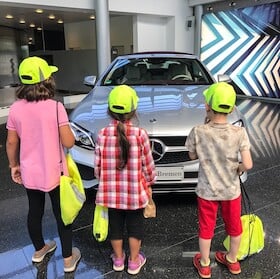 Mercedes-Benz Kinderferienprogramm - Wie wird ein Auto gebaut? Werkbesichtigung und Workshop für Kinder zwischen 6 und 12 Jahren