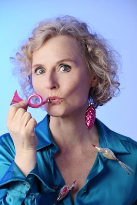 Maria Vollmer - Plätzchen, Pillen & Posaunen - Weihnachts-Comedy