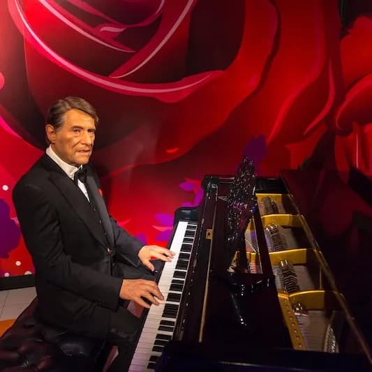 Die Udo Jürgens Dinner Show - Mit Menü oder Buffet als Dinner