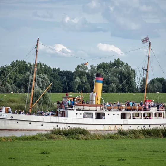 Emsrundfahrt von Leer (Hafenpromenade) Richtung Papenburg und zurück - Emsrundfahrt von Leer (Hafenpromenade) Richtung Papenburg und zurück