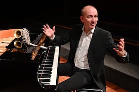 Jazzy Autumn - Chris Hopkins meets his Piano Friends